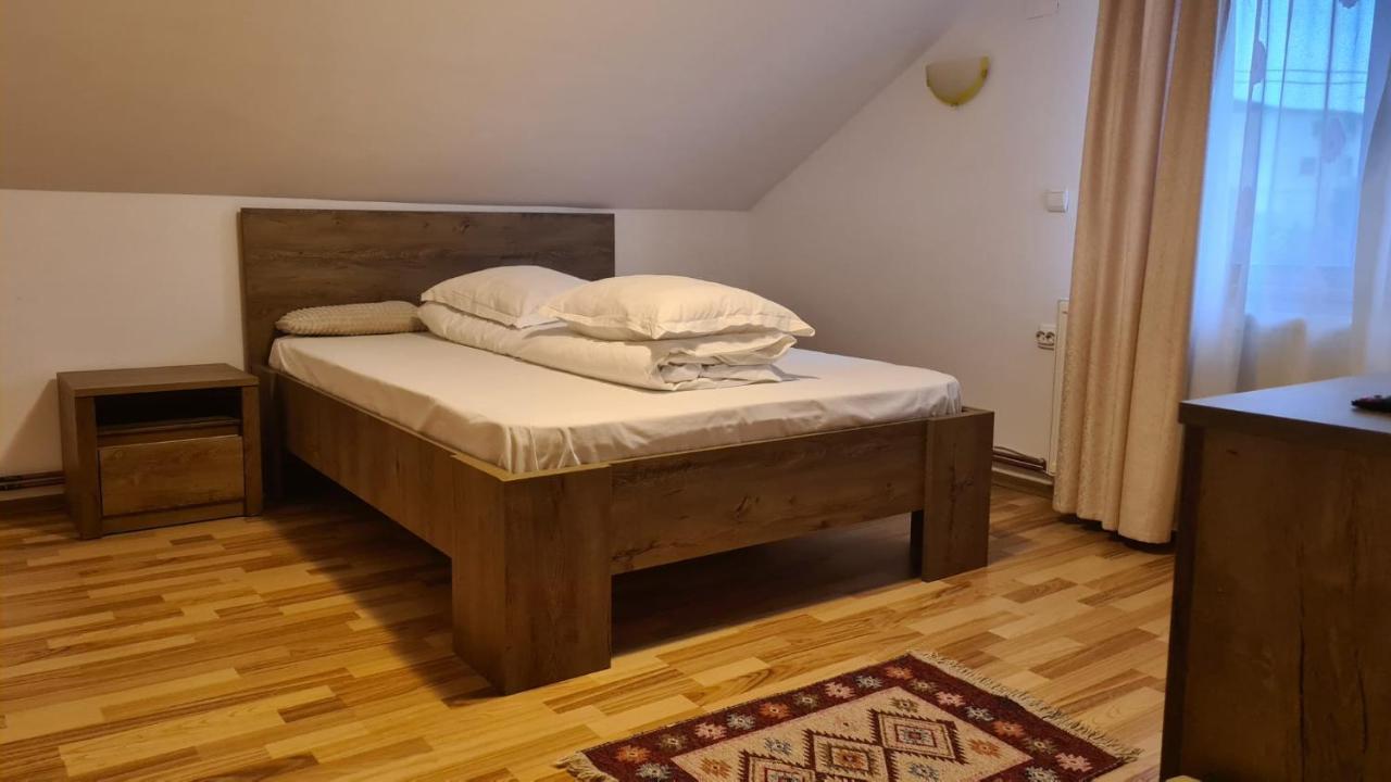 Hanul Ancutei Curtea de Argeş Екстериор снимка